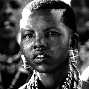 Regard d'une jeune Massaï, Kenya.